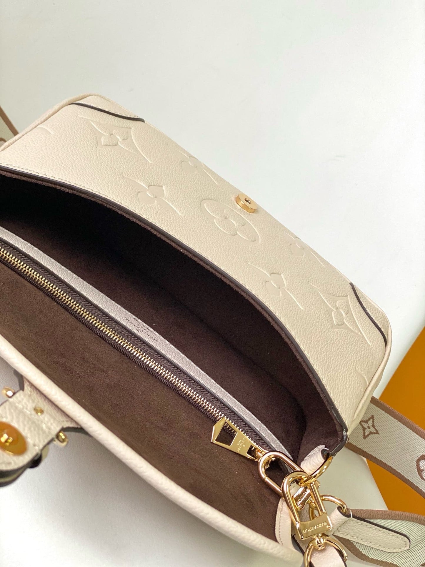 Louis Vuitton M46388 Diane