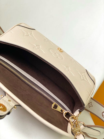 Louis Vuitton M46388 Diane