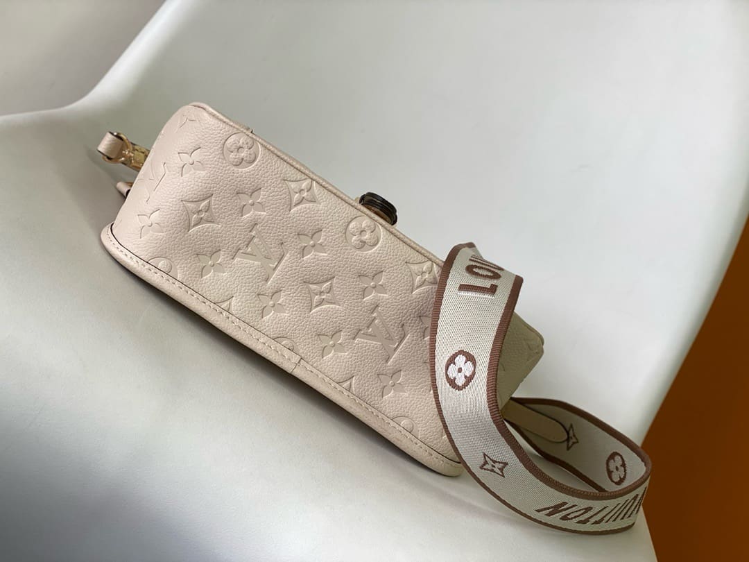 Louis Vuitton M46388 Diane