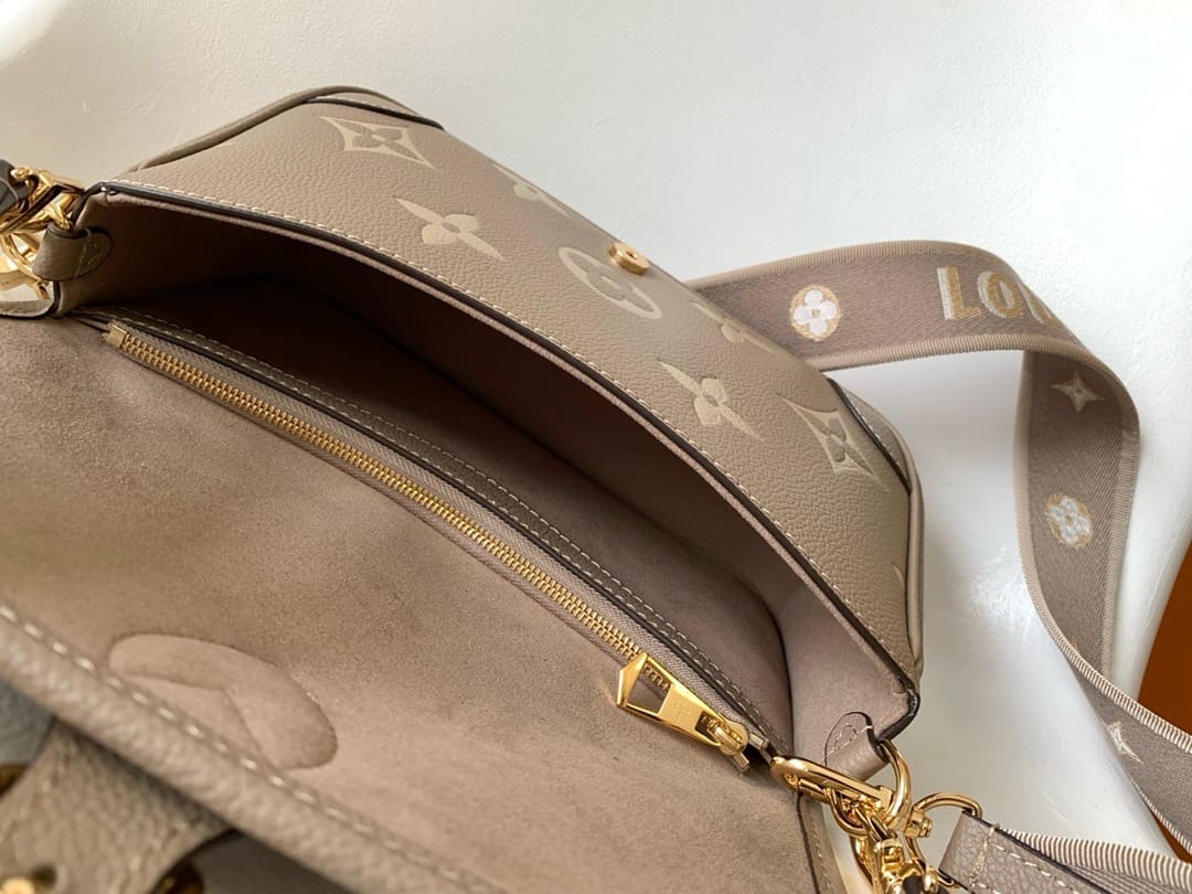 Louis Vuitton M46583 Diane