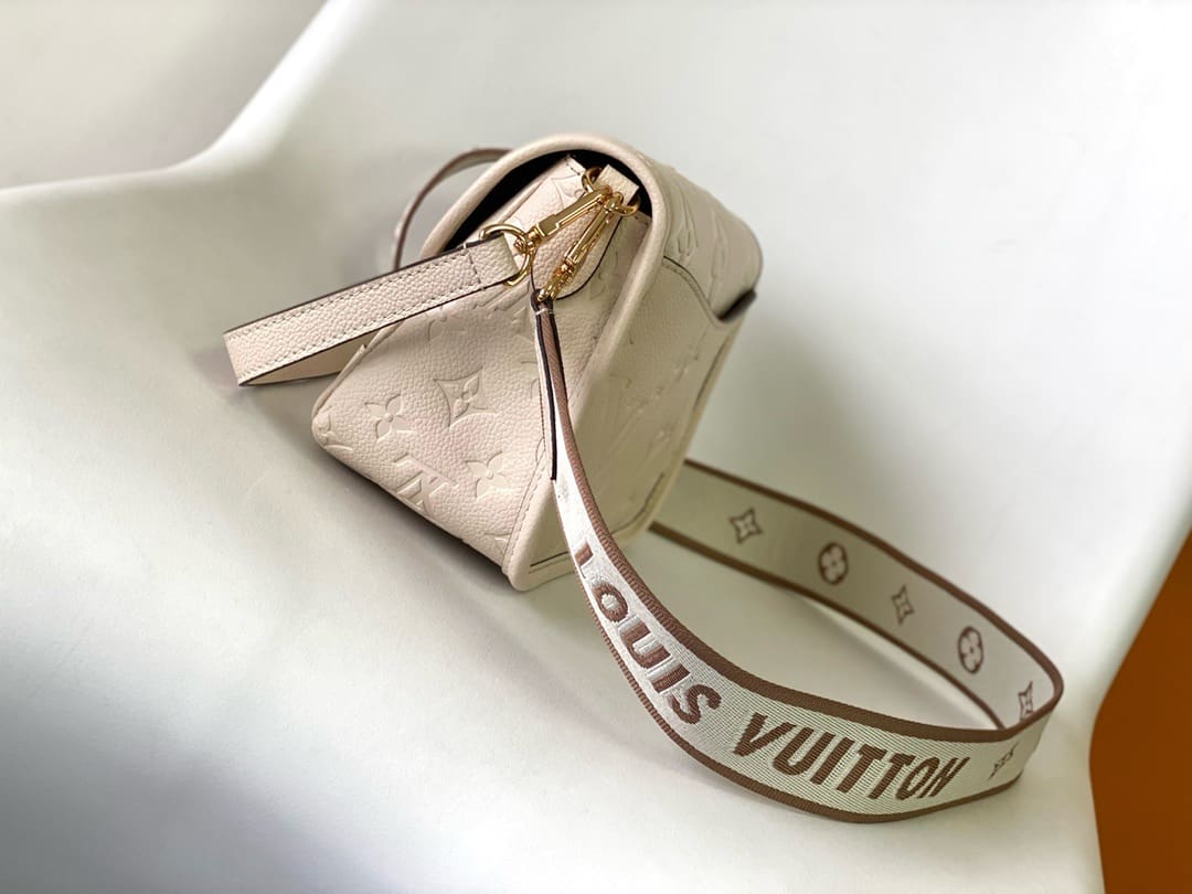 Louis Vuitton M46388 Diane