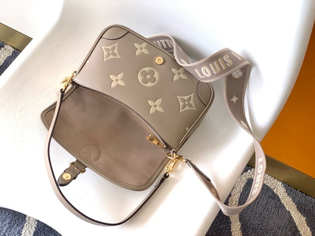 Louis Vuitton M46583 Diane