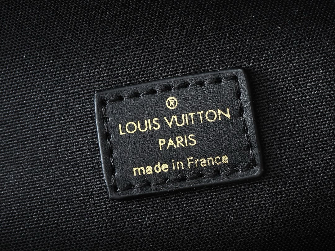 Louis Vuitton M12996 Be Alma