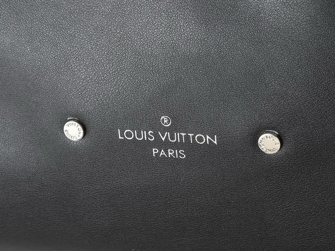 Louis Vuitton M11266 Atlantis Vibe MM