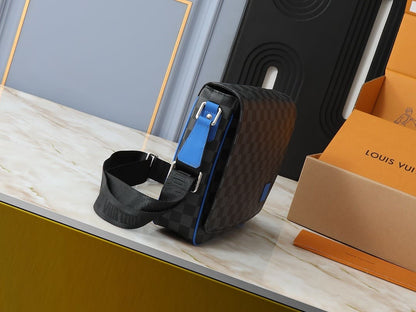 Louis Vuitton N00085 District Messenger