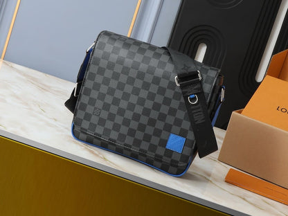 Louis Vuitton N00085 District Messenger