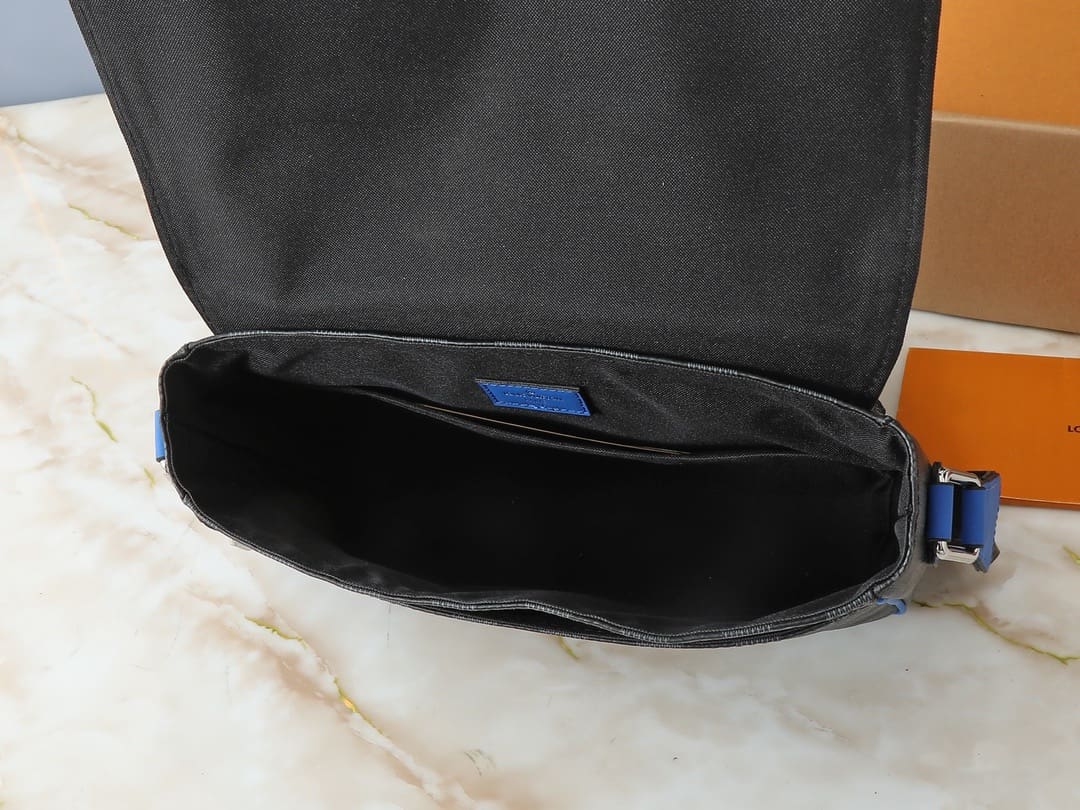 Louis Vuitton N00085 District Messenger