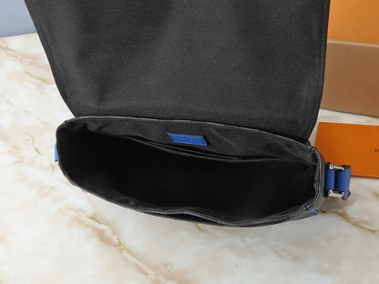 Louis Vuitton N00085 District Messenger