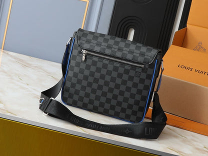 Louis Vuitton N00085 District Messenger