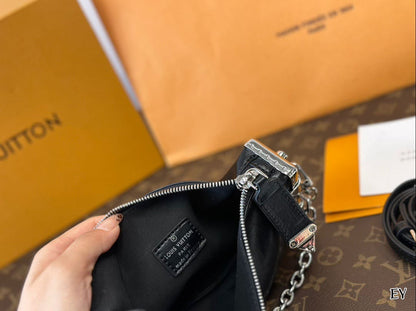 Louis Vuitton M25445 Slim Trunk