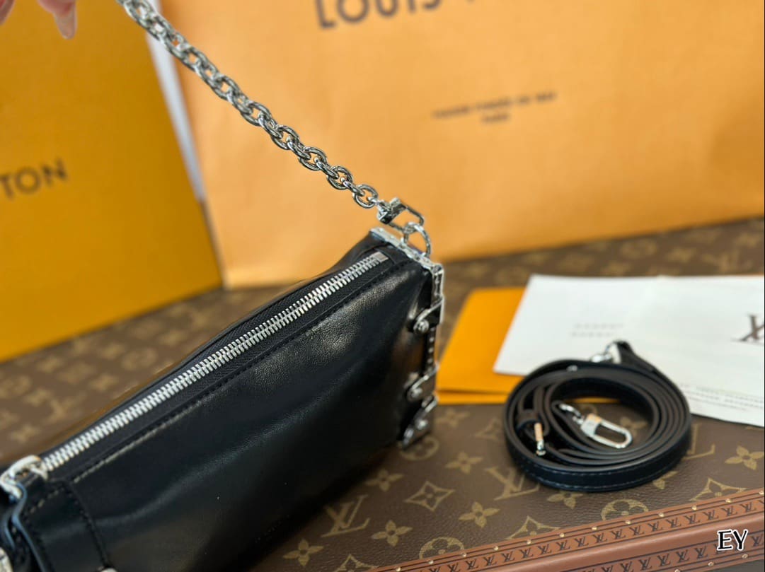 Louis Vuitton M25445 Slim Trunk