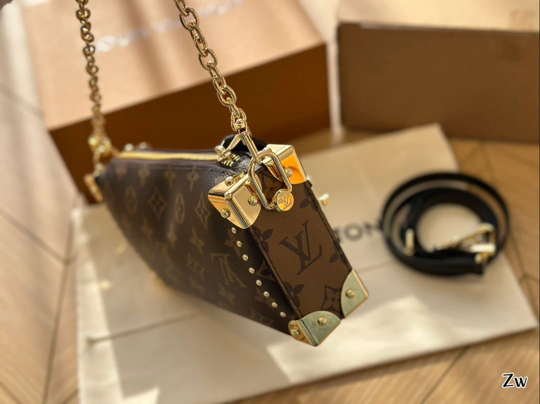 Louis Vuitton M13147 Slim Trunk