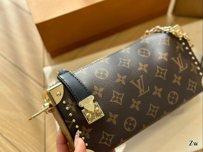 Louis Vuitton M13147 Slim Trunk