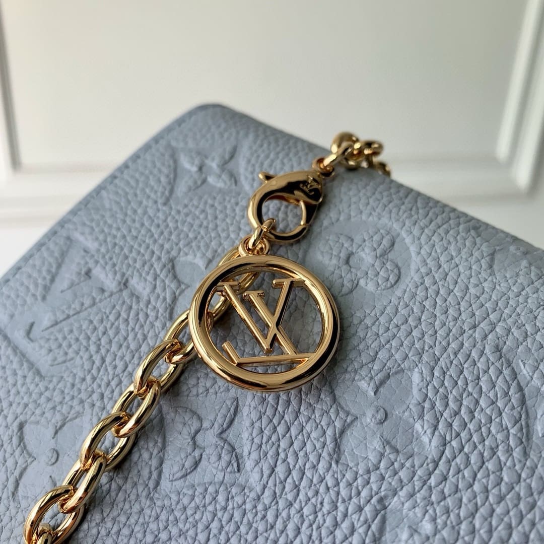 Louis Vuitton M83233 Wallet On Chain Lily