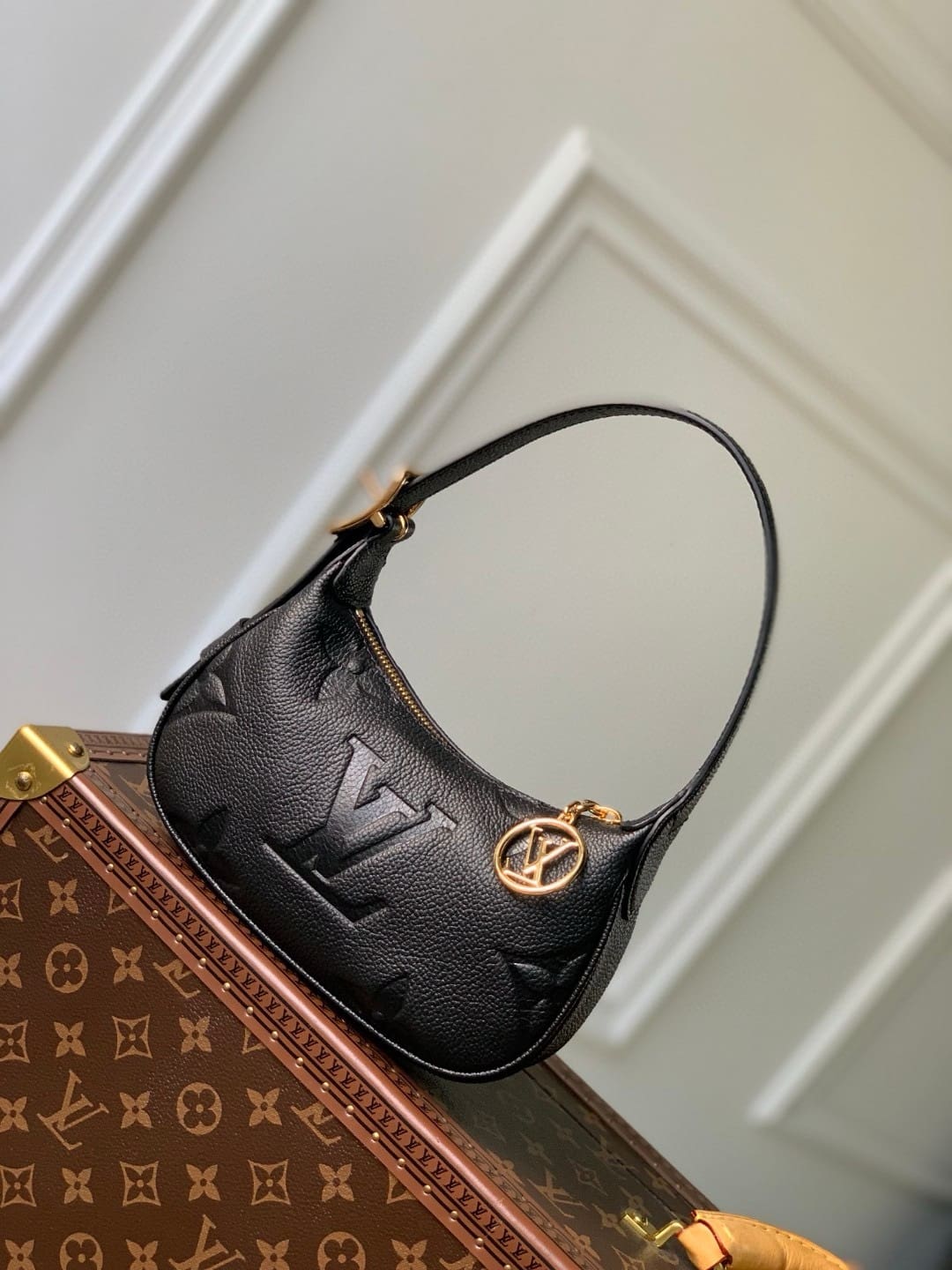 Louis Vuitton M82391 Mini Moon