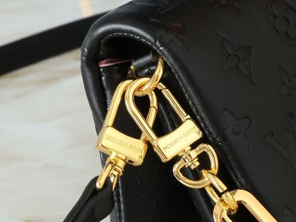 Louis Vuitton M83359 Pochette Coussin