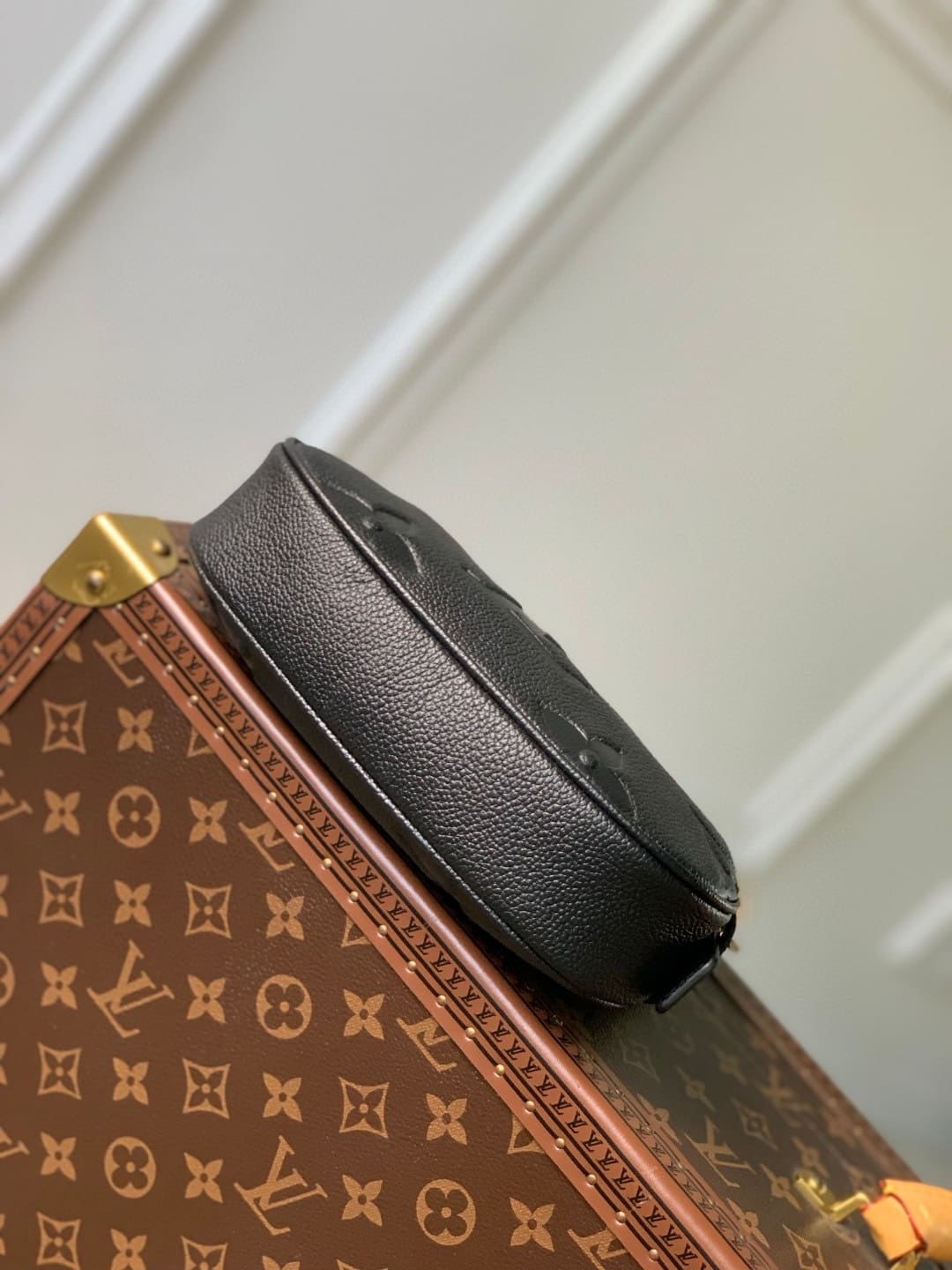 Louis Vuitton M82391 Mini Moon