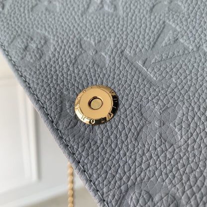 Louis Vuitton M83233 Wallet On Chain Lily