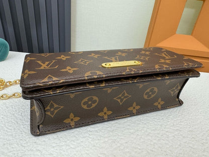 Louis Vuitton M82509 Wallet On Chain Lily