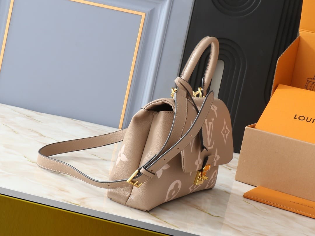 Louis Vuitton M46041 Madeleine MM