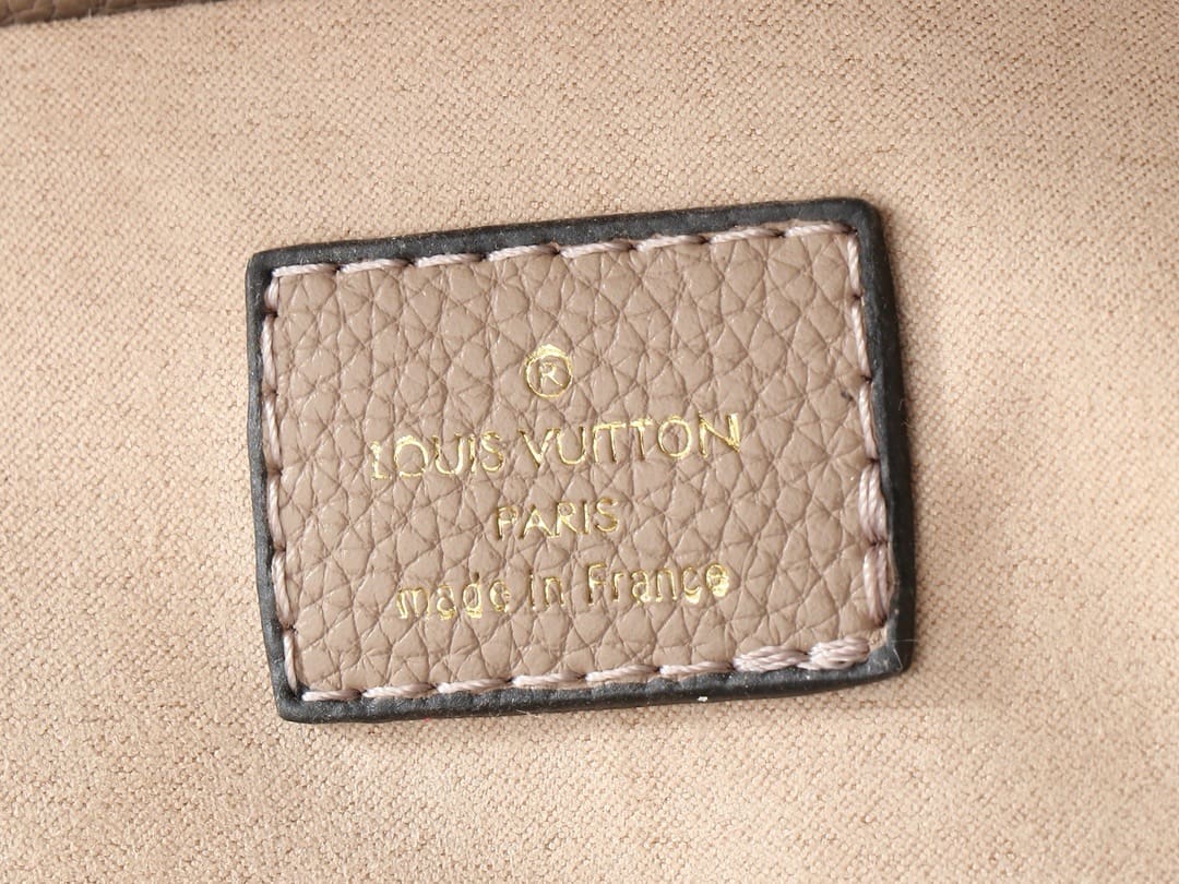 Louis Vuitton M46041 Madeleine MM