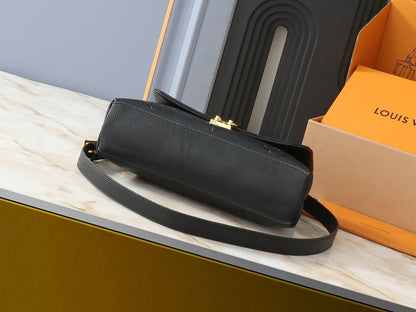 Louis Vuitton M45976 Madeleine MM