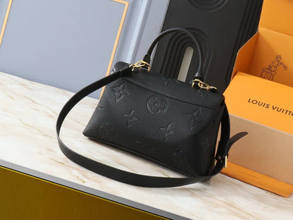 Louis Vuitton M45976 Madeleine MM