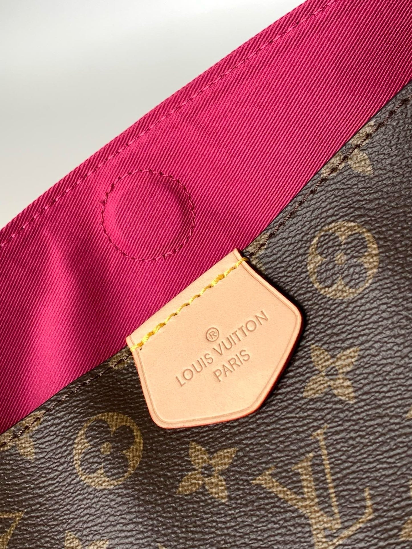 Louis Vuitton M43703 Graceful MM