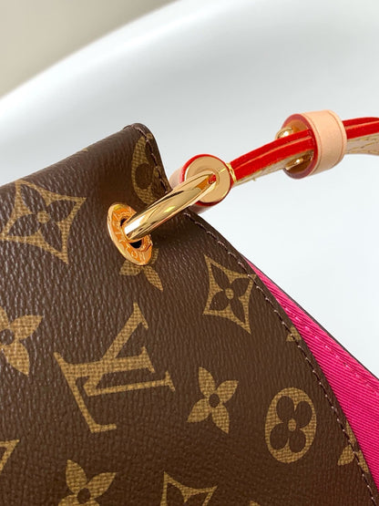 Louis Vuitton M43703 Graceful MM