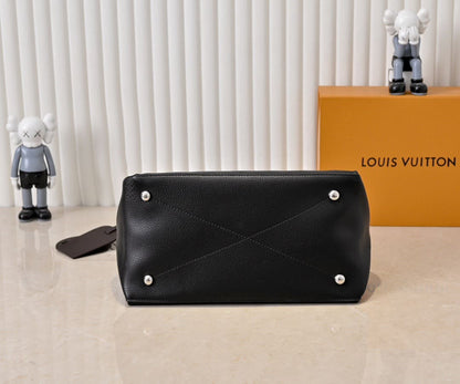 Louis Vuitton M56073 Beaubourg Hobo MM