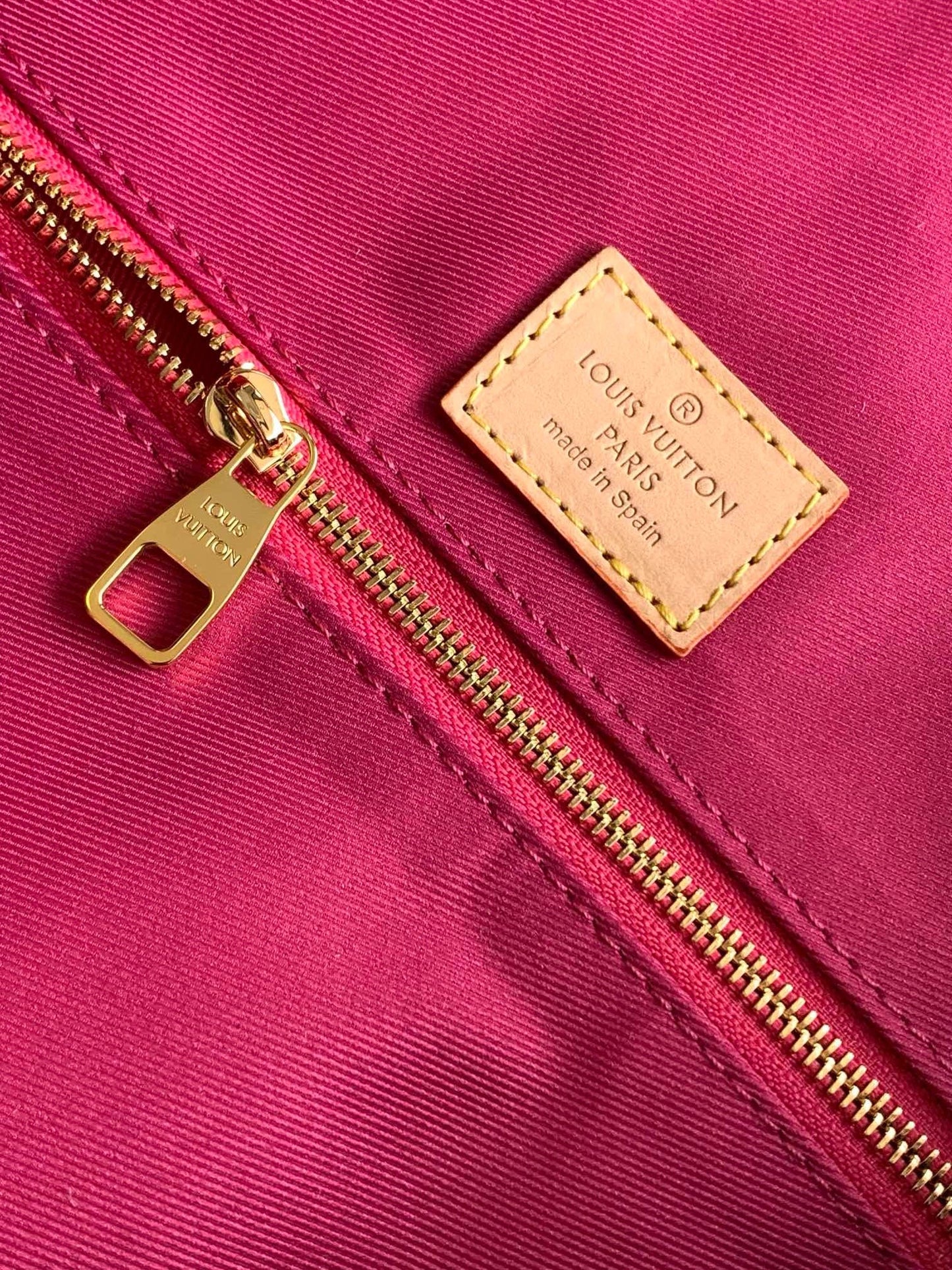 Louis Vuitton M43703 Graceful MM