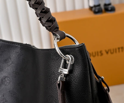 Louis Vuitton M56073 Beaubourg Hobo MM