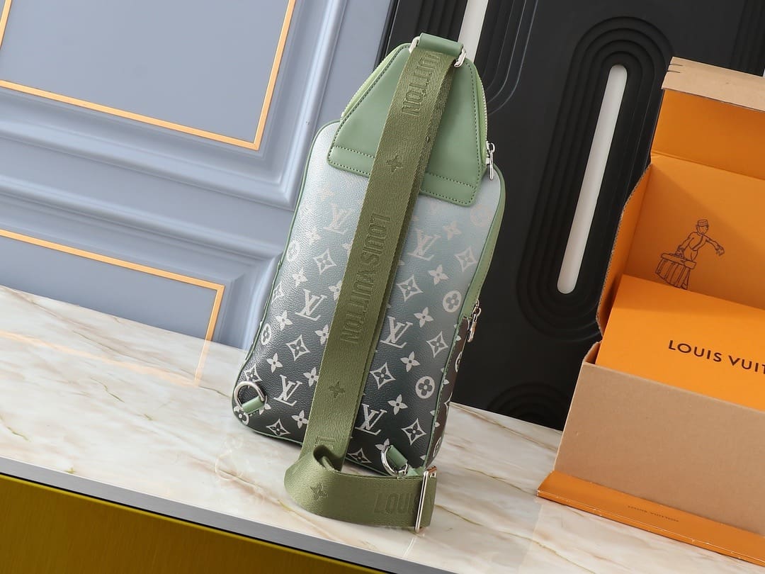 Louis Vuitton M11702 Avenue Slingbag