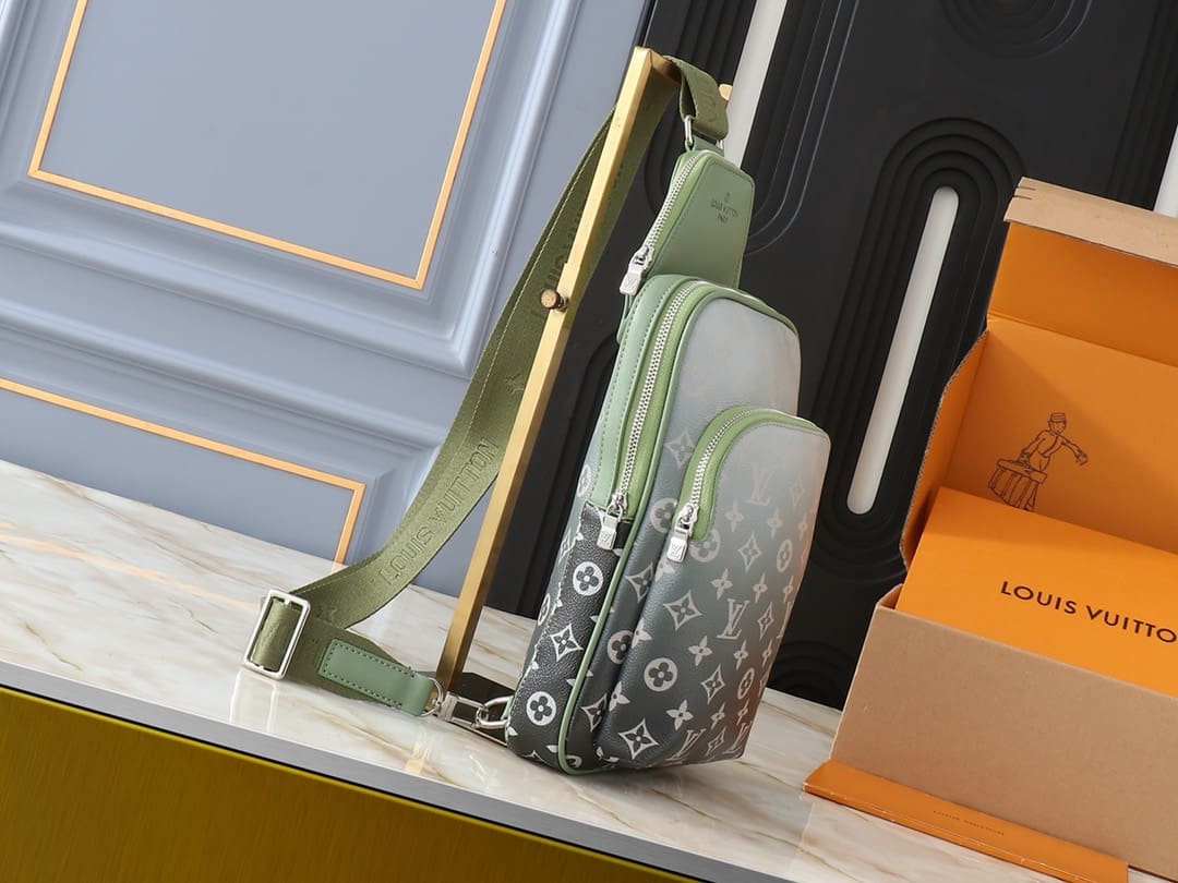Louis Vuitton M11702 Avenue Slingbag
