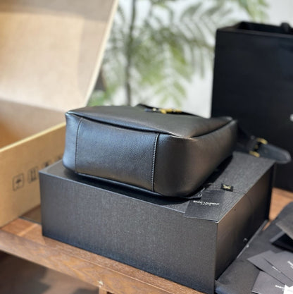 SAINT LAURENT LE 5 À 7 SUPPLE SMALL IN GRAINED LEATHER