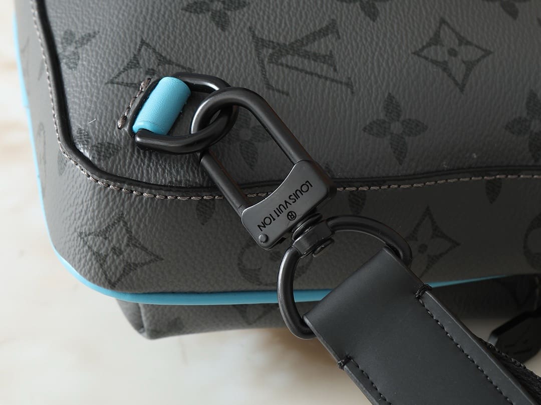 Louis Vuitton M11703 Avenue Slingbag PM