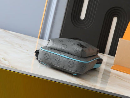 Louis Vuitton M11703 Avenue Slingbag PM