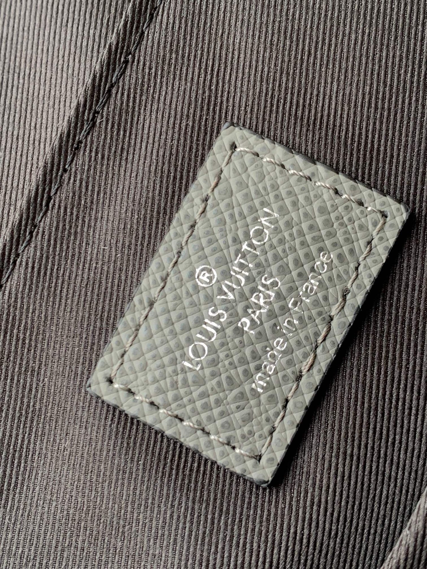 Louis Vuitton M30851 District PM