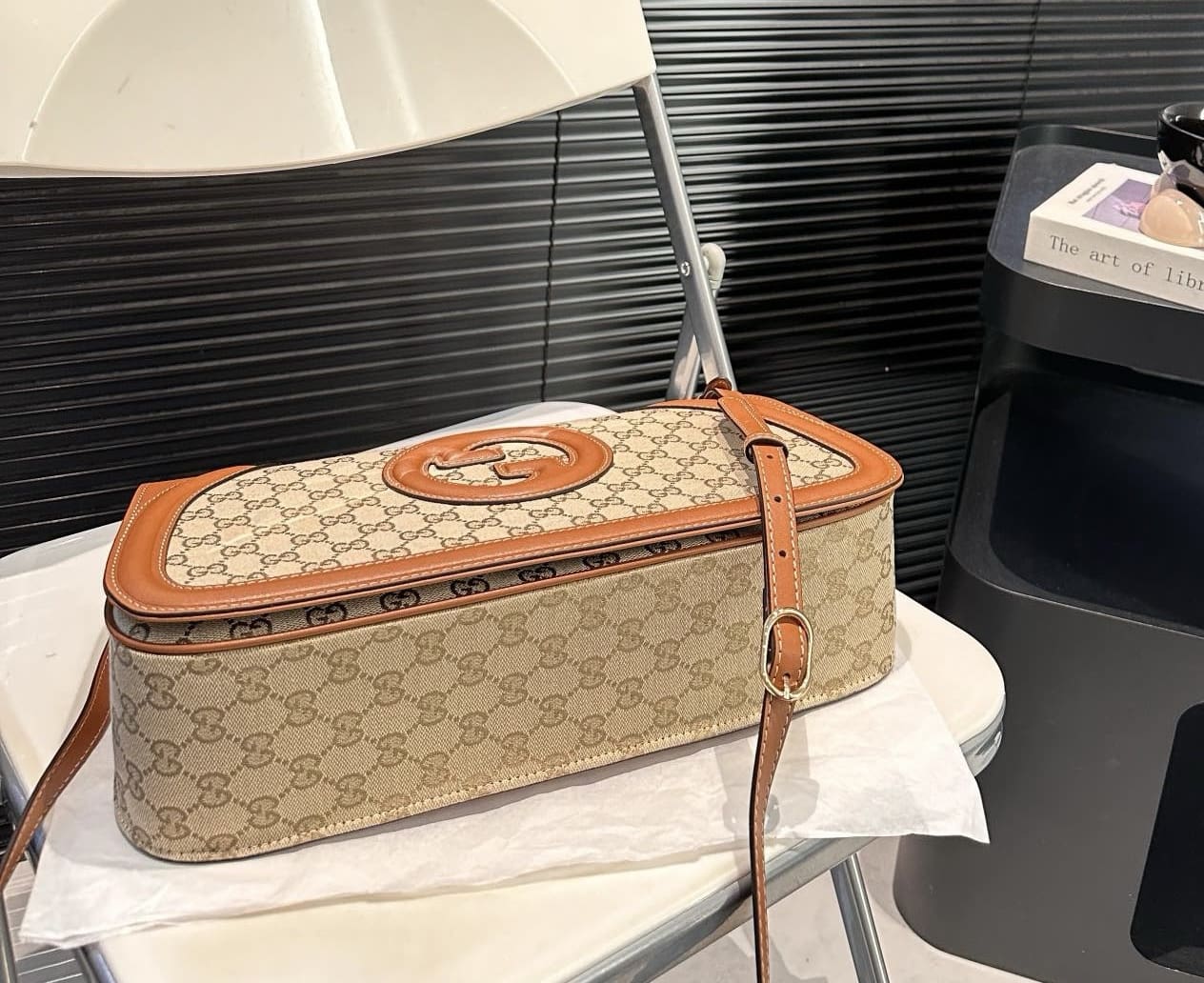 Gucci Blondie medium top handle bag