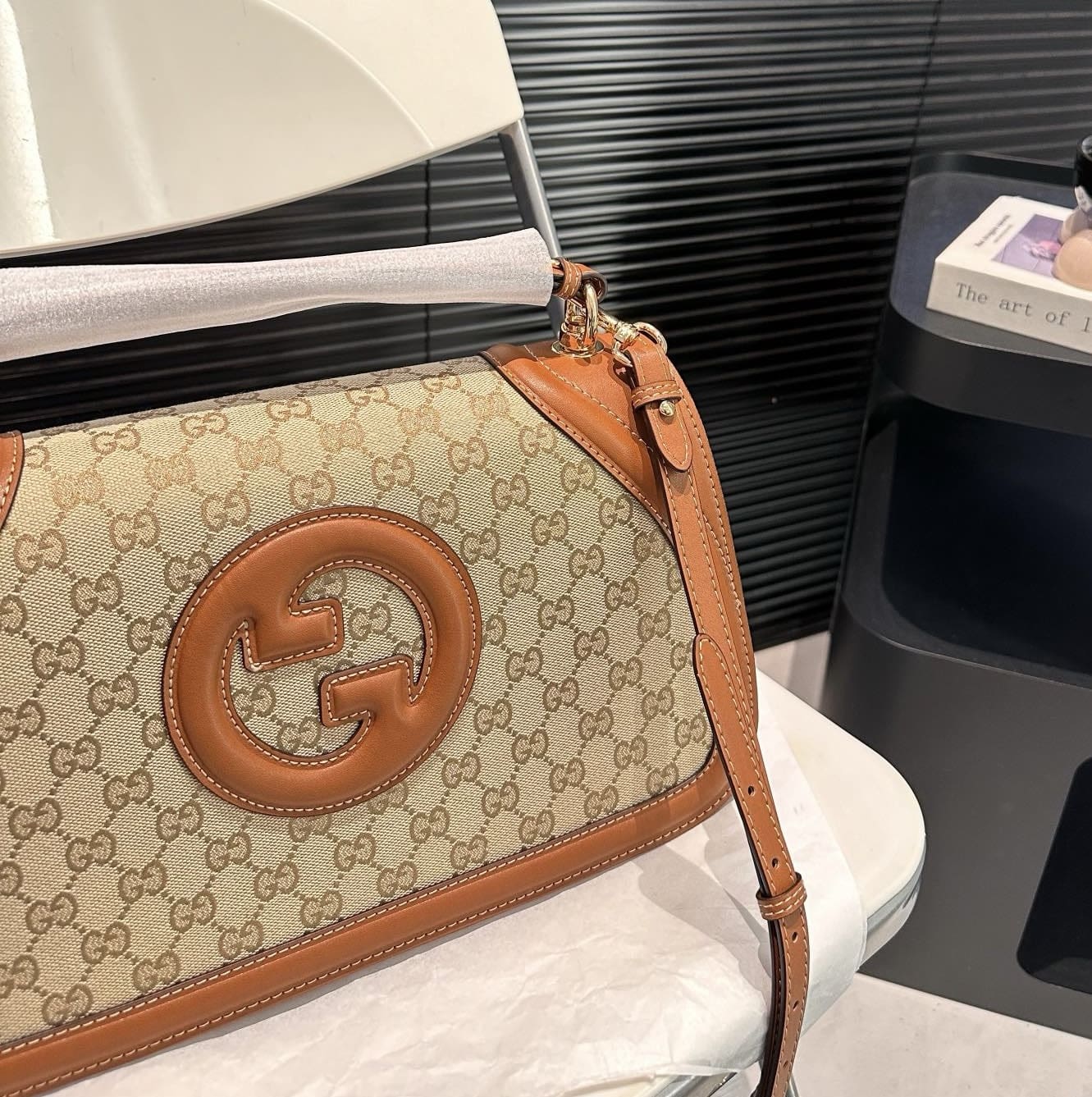 Gucci Blondie medium top handle bag