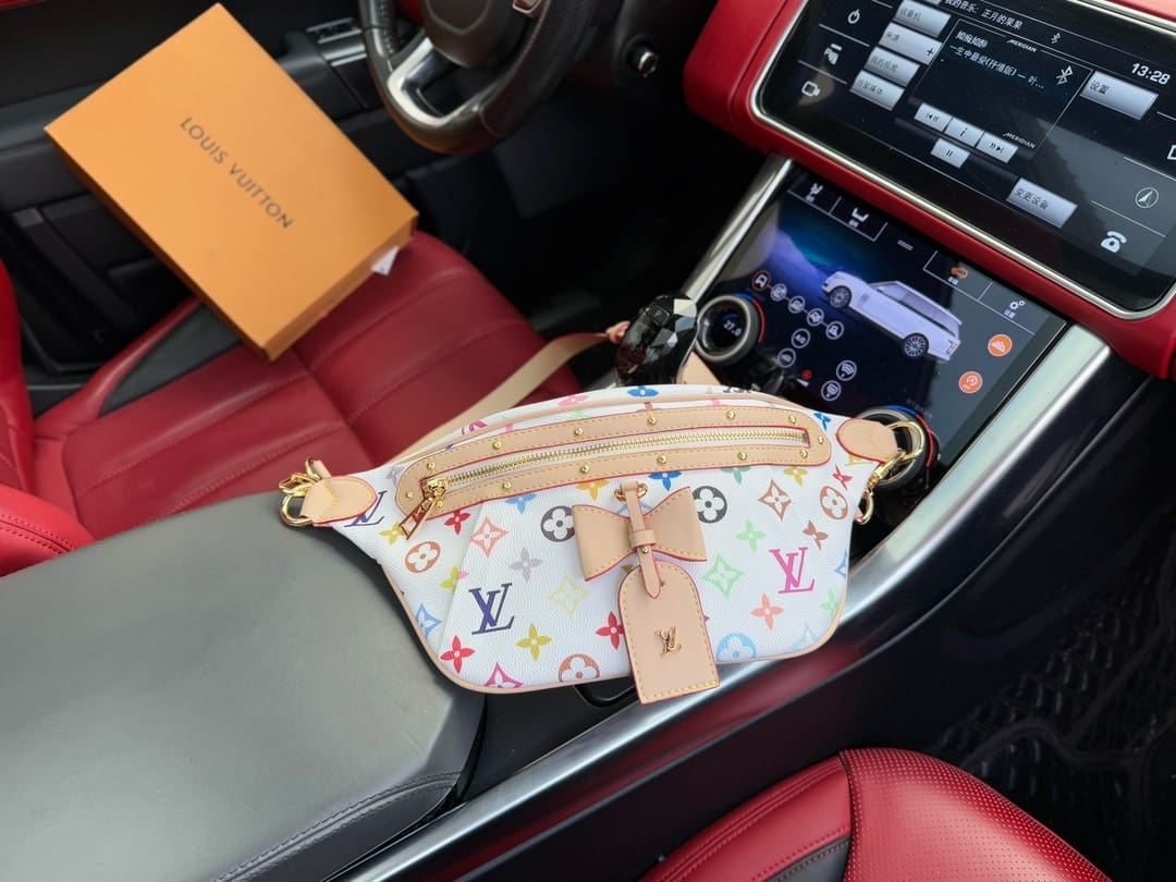 Louis Vuitton M13660 LV x TM High Rise