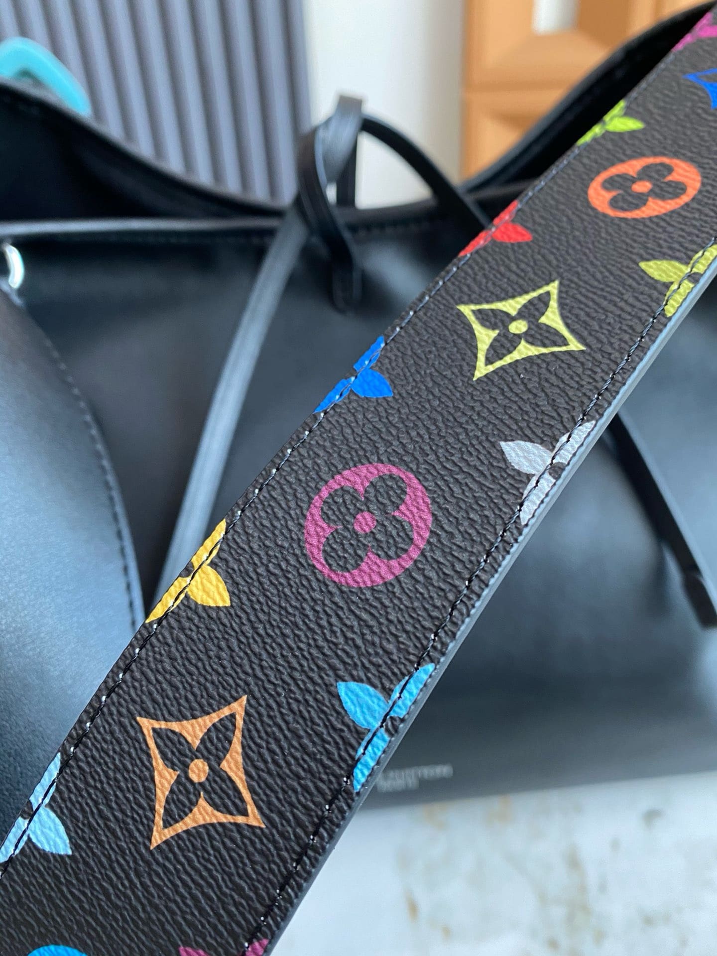 Louis Vuitton M13105 LV x TM CarryAll Vibe MM