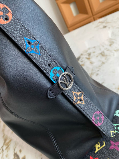 Louis Vuitton M13105 LV x TM CarryAll Vibe MM