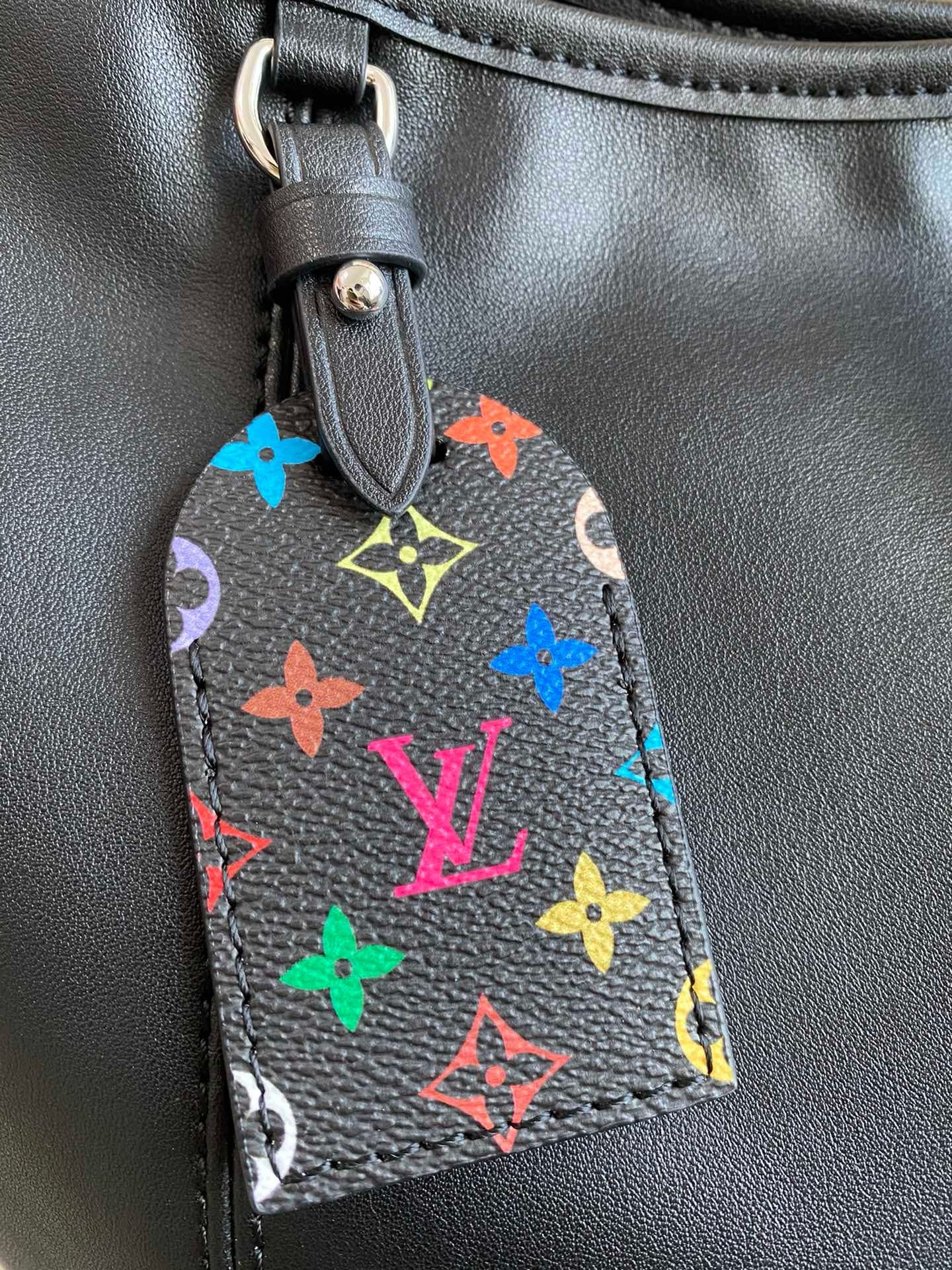 Louis Vuitton M13105 LV x TM CarryAll Vibe MM