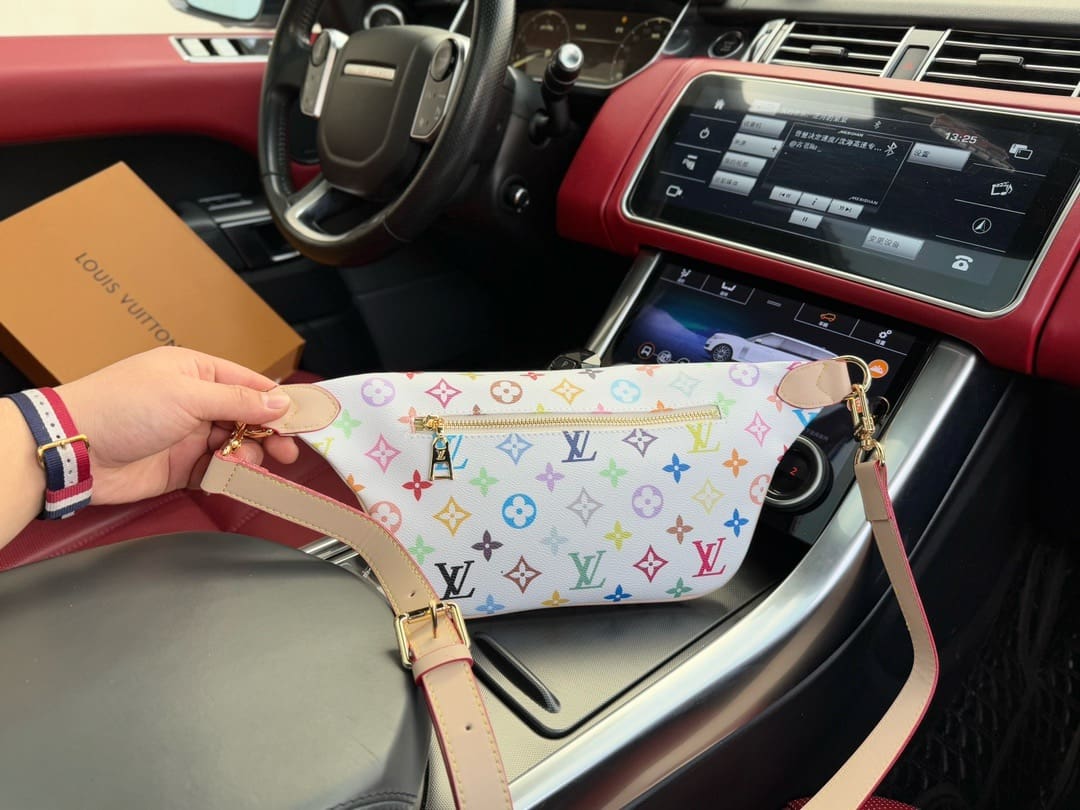 Louis Vuitton M13660 LV x TM High Rise