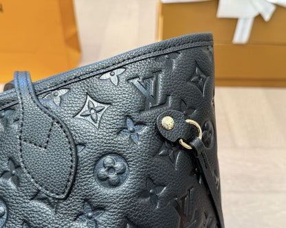 Louis Vuitton M13675 LV x TM Neverfull MM