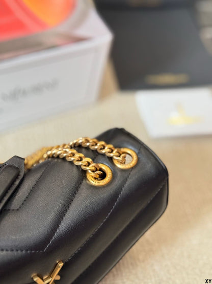 Saint Laurent LOULOU small in MATELASSÉ lambskin