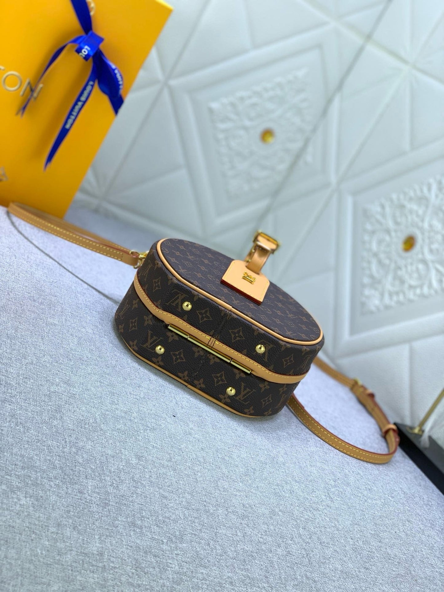Louis Vuitton PETITE BOITE CHAPEAU