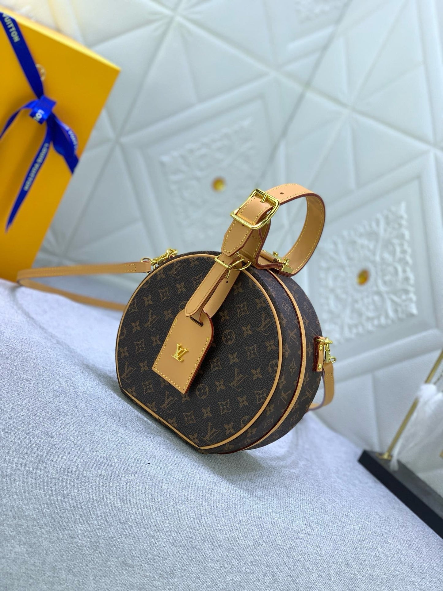 Louis Vuitton PETITE BOITE CHAPEAU