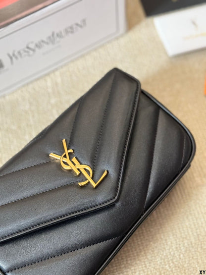 Saint Laurent LOULOU small in MATELASSÉ lambskin